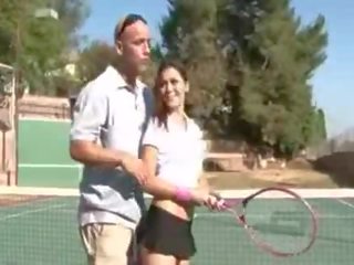 Hardcore netīras video pie the tenis tiesa