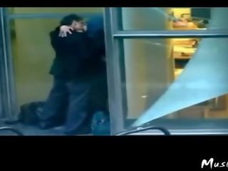 Hidzsáb tanár elcsípett petting által kém kamera