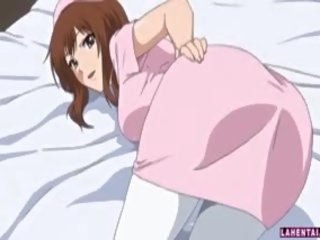 Bahenol animasi pornografi model menanggalkan pakaian dan bergaya untuk itu kamera